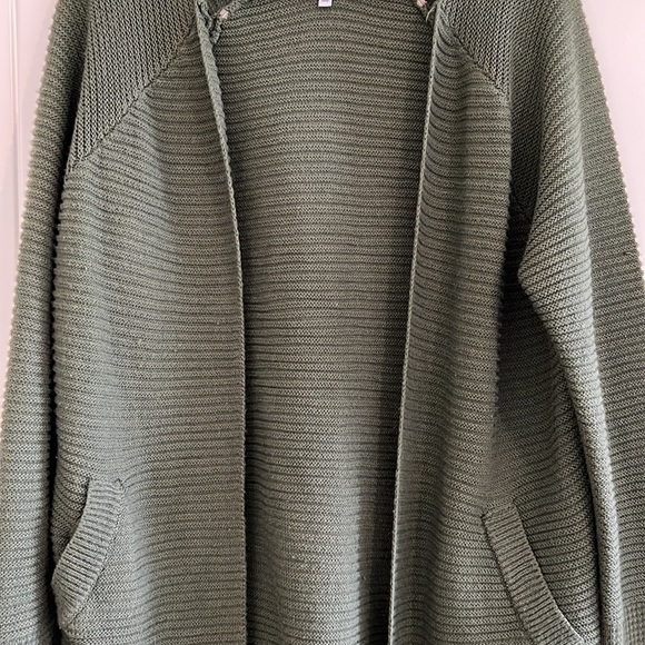 Deep green cardigan - Picture 2 of 5